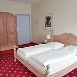 Kronprinz Garni Hotel 3*