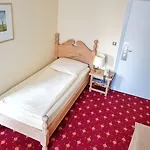 Hotel Kronprinz Garni 3*