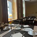 Kronprinz Garni Hotel