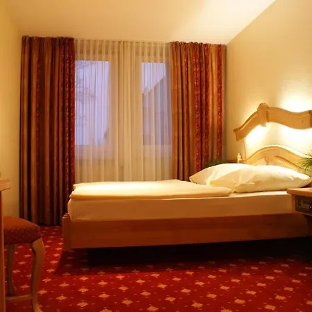 Hotell Kronprinz Garni 3*