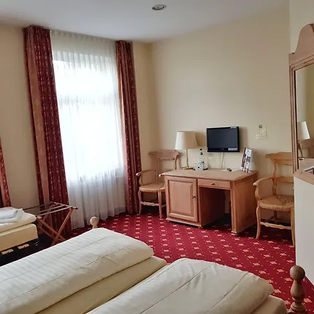 Kronprinz Garni Otel 3*