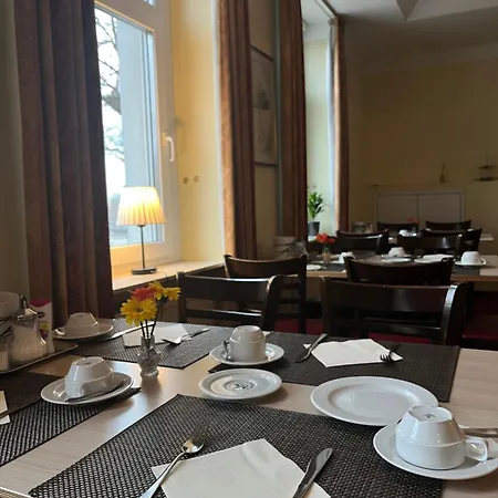 Kronprinz Garni מלון