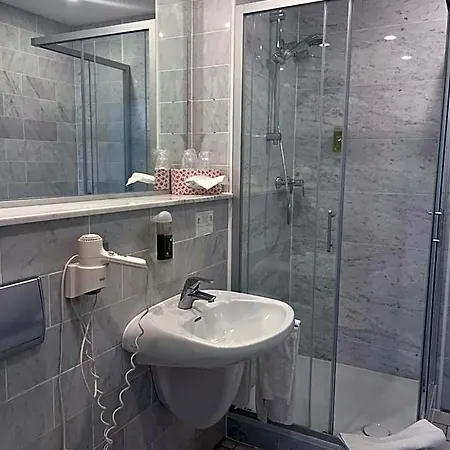 Kronprinz Garni Hotel 3*