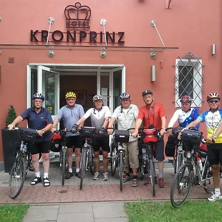 Hotel Kronprinz Garni 3*