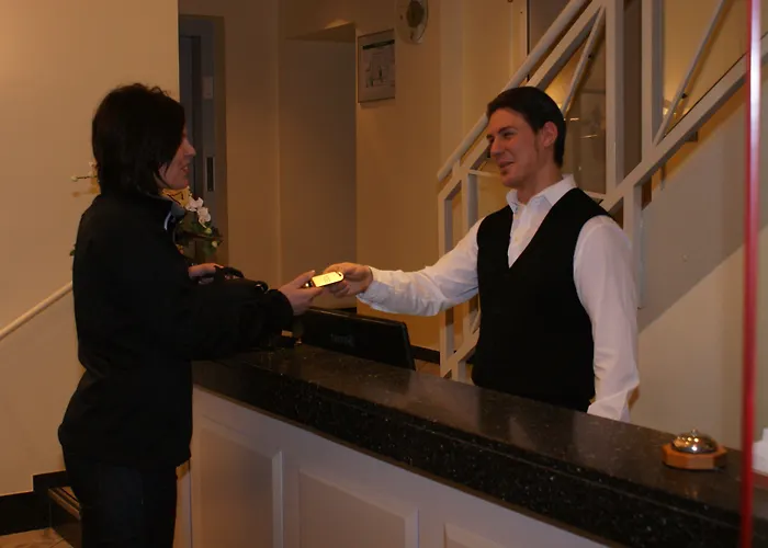 Kronprinz Garni Hotel 3*